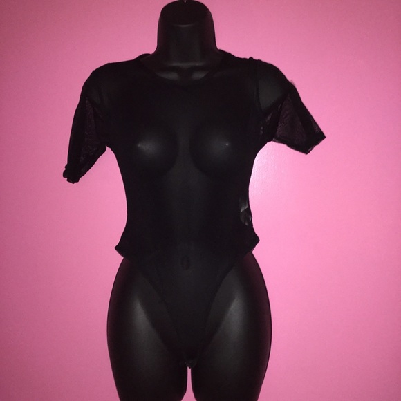 Boohoo Tops - 🖤 SOLD🖤